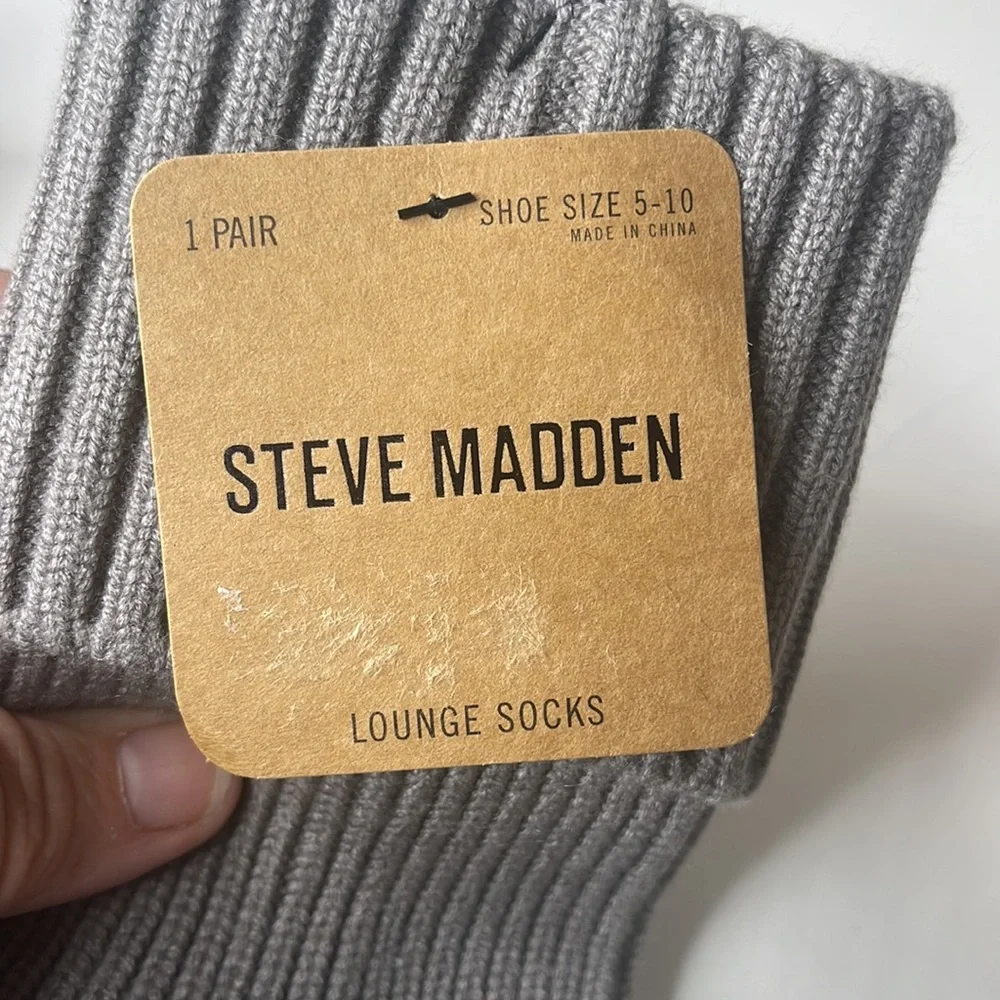 Steve Madden Lounge Socks. 2 Pairs. Black and Gray